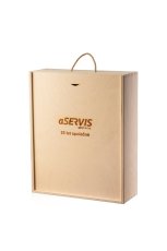 Dřevěná dárková krabička na 1 lahev a 2 skleničky s logem firmy